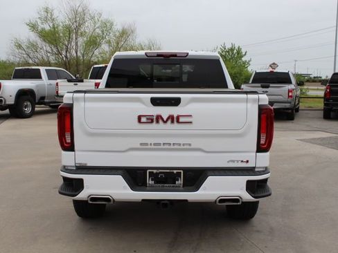 New 2026 GMC Sierra 1500 AT4 w/ AT4 Premium Package AWD/4WD image 4