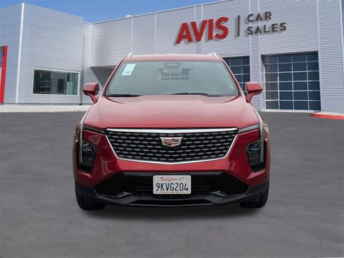 Used 2024 Cadillac XT4 Premium Luxury image 2