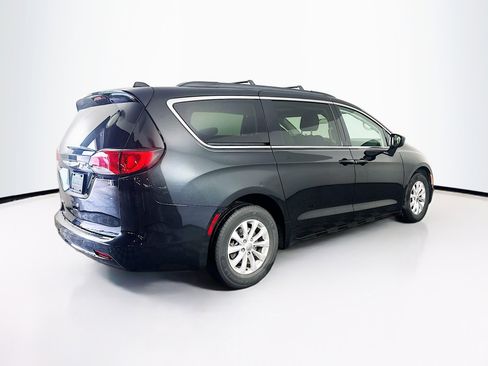 Used 2019 Chrysler Pacifica LX w/ Tire & Wheel Group FWD image 9