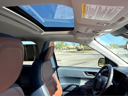 Used 2022 Ford Maverick Lariat w/ Lariat Luxury Package FWD image 21