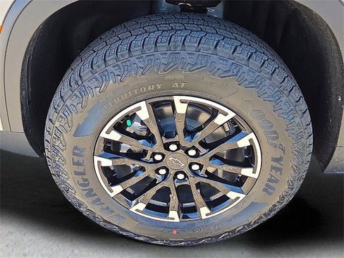 New 2026 Chevrolet Traverse Z71 w/ Enhanced Driving Package image 9