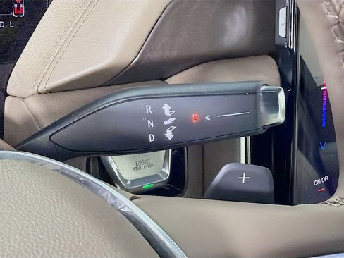 Used 2025 GMC Yukon Denali w/ Denali Reserve Package image 19