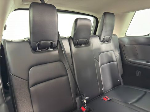 Used 2023 Nissan Pathfinder SL image 36