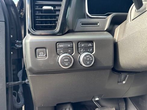 Used 2024 GMC Sierra 2500 AT4 AWD/4WD image 16