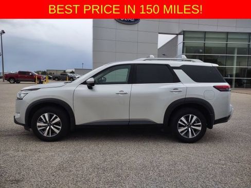 Used 2025 Nissan Pathfinder SL AWD/4WD image 2