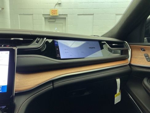 New 2025 Jeep Grand Cherokee L Summit image 18