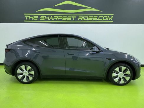 Used 2021 Tesla Model Y Long Range image 11