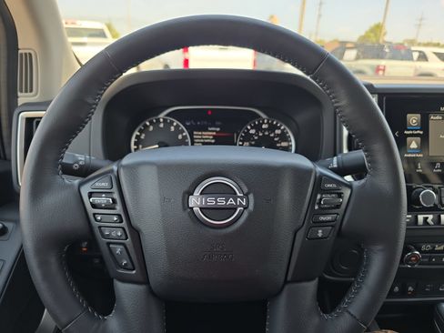 Used 2025 Nissan Frontier SV w/ SV Convenience Package RWD image 18