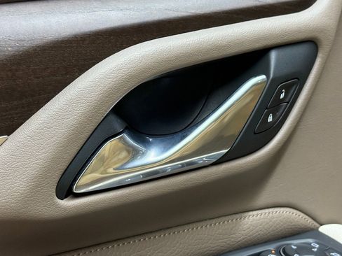 Used 2021 GMC Yukon Denali w/ Denali Premium Package image 23