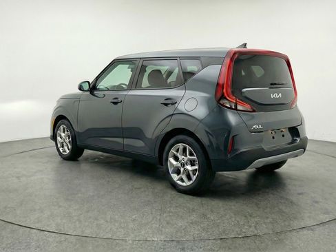 Used 2025 Kia Soul LX w/ LX Technology Package image 6