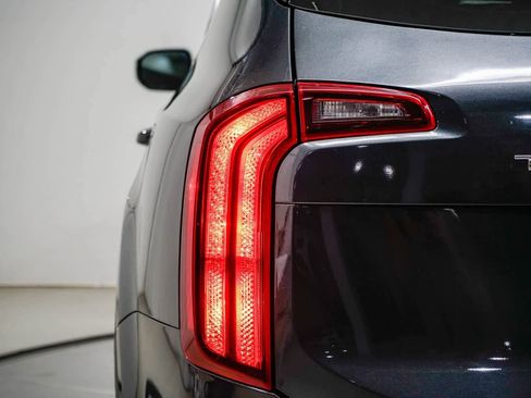 Used 2021 Kia Telluride LX image 9