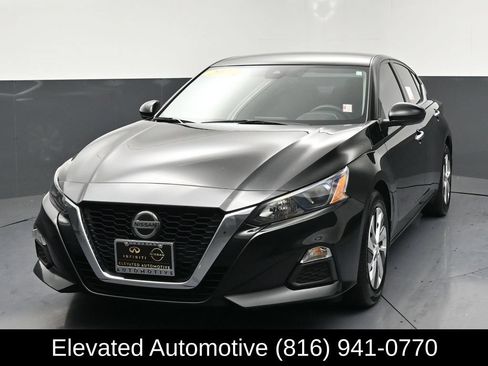 Used 2022 Nissan Altima 2.5 S FWD image 3