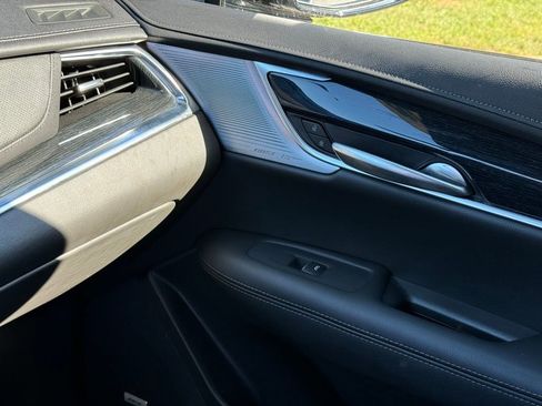 Certified 2025 Cadillac XT5 Premium Luxury image 37