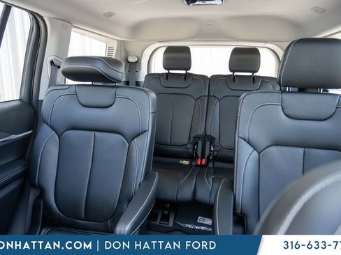 Used 2023 Jeep Grand Cherokee L Limited image 17