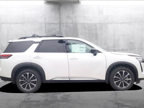 New 2026 Nissan Pathfinder Platinum AWD/4WD image 5
