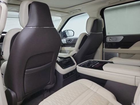 Used 2024 Lincoln Navigator L Black Label AWD/4WD image 12