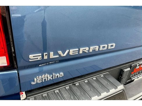 Used 2024 Chevrolet Silverado 2500 ZR2 w/ Technology Package image 33