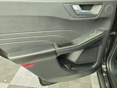 Used 2021 Ford Escape Titanium w/ Class II Trailer Tow Package AWD/4WD image 13
