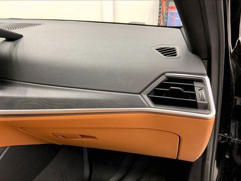 Used 2024 BMW 330i xDrive Sedan w/ Convenience Package image 27