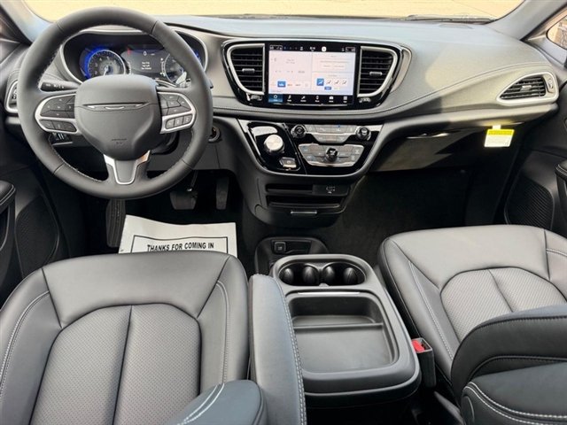 New 2027 Chrysler Pacifica Select FWD image 12