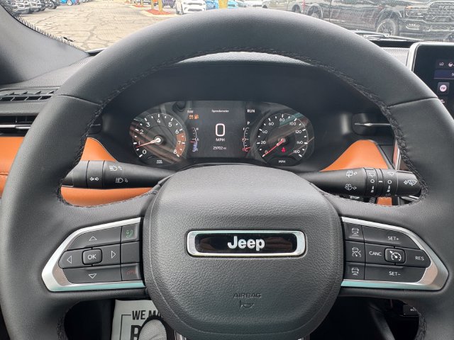 Certified 2025 Jeep Compass Limited AWD/4WD image 22