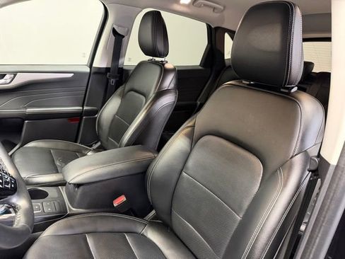 Used 2022 Ford Escape SEL image 16