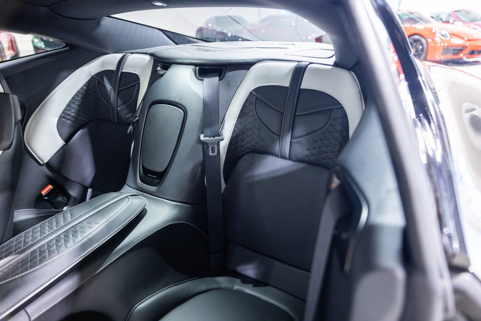 Used 2022 Aston Martin DBS Superleggera RWD image 40