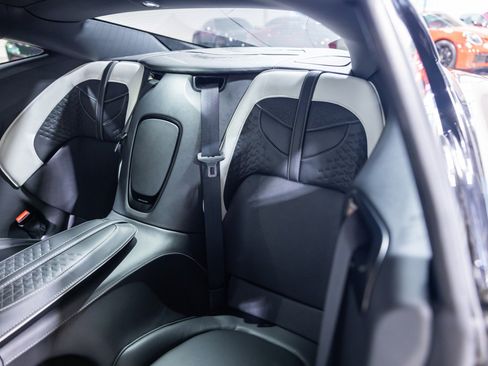 Used 2022 Aston Martin DBS Superleggera RWD image 40