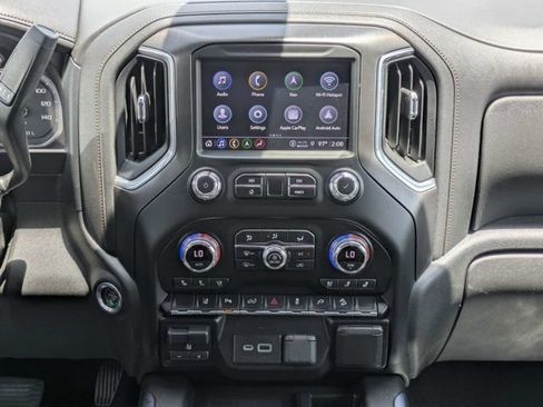 Used 2022 GMC Sierra 2500 AT4 w/ AT4 Premium Plus Package AWD/4WD image 17