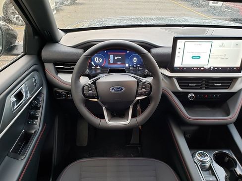 New 2026 Ford Explorer ST-Line w/ ST-Line Street Pack image 14