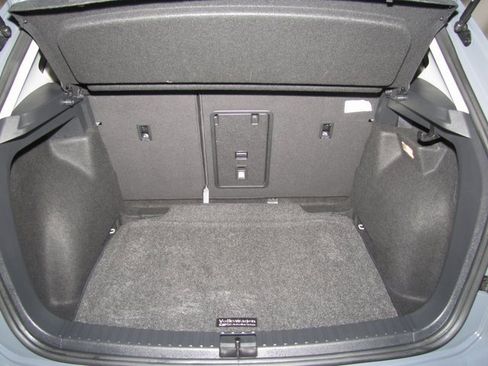 Used 2022 Volkswagen Taos SE image 16