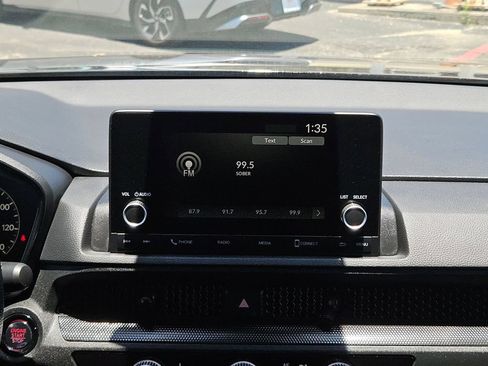 Used 2025 Honda CR-V LX image 20