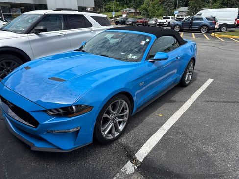 Used 2022 Ford Mustang GT Premium w/ Equipment Group 401A RWD image 2