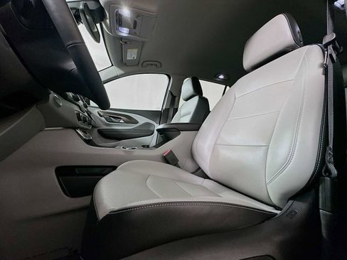 Used 2024 GMC Terrain SLT w/ Tech Package image 18
