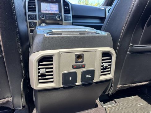 Used 2019 Ford F150 Lariat w/ Equipment Group 502A Luxury AWD/4WD image 21