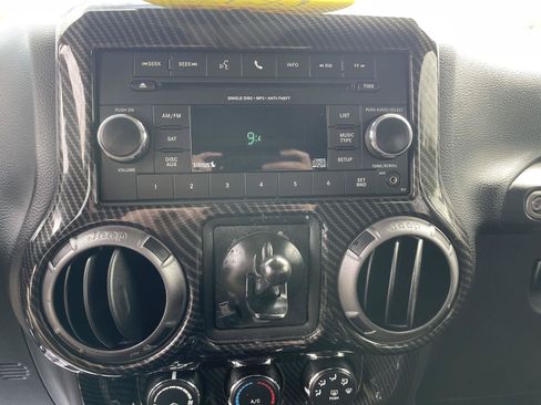 Used 2017 Jeep Wrangler Unlimited Sport w/ Dual Top Group AWD/4WD image 33
