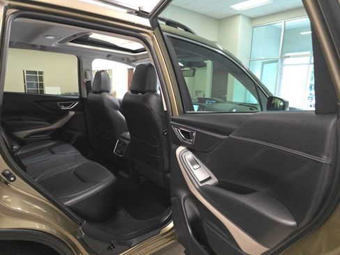 Used 2022 Subaru Forester Limited AWD/4WD image 28