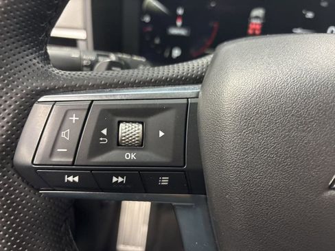 Used 2025 Mitsubishi Outlander SEL AWD/4WD image 44