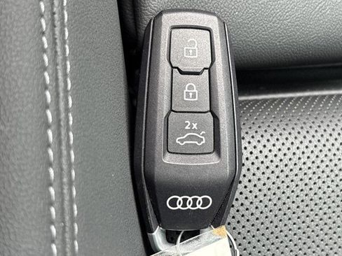 Used 2025 Audi Q5 Premium Plus w/ Premium Plus AWD/4WD image 42