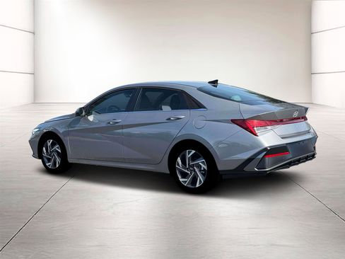 New 2026 Hyundai Elantra Limited image 4