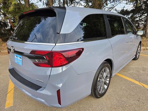 Used 2025 Honda Odyssey Touring image 6