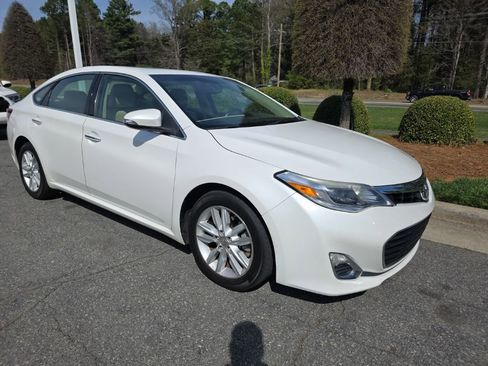 Used 2015 Toyota Avalon XLE Premium image 7