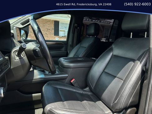 Used 2022 GMC Yukon XL SLE w/ Gmc Pro Safety Plus Package AWD/4WD image 11