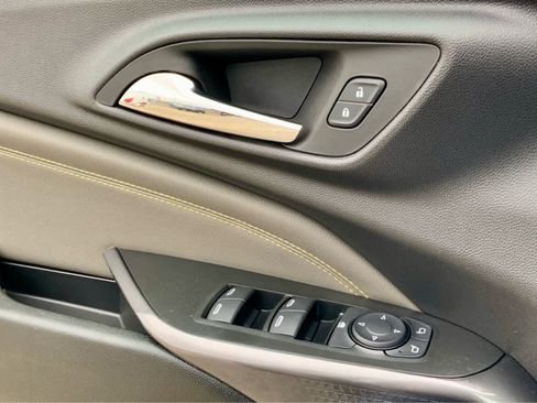 Certified 2025 Chevrolet Trax ACTIV image 48