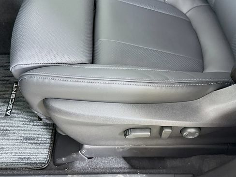 New 2026 Subaru Ascent Limited AWD/4WD image 22