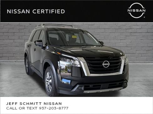 Certified 2024 Nissan Pathfinder SL FWD image 1