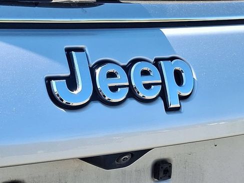 Used 2024 Jeep Compass Latitude AWD/4WD image 25