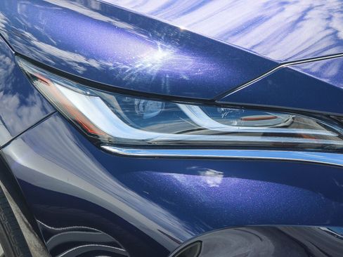 Certified 2024 Toyota Venza Limited AWD/4WD image 2