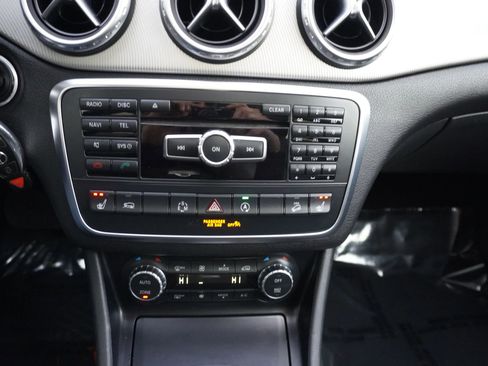 Used 2015 Mercedes-Benz GLA 250 4MATIC image 19