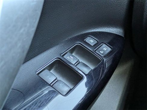 Used 2020 Mitsubishi Eclipse Cross LE image 25